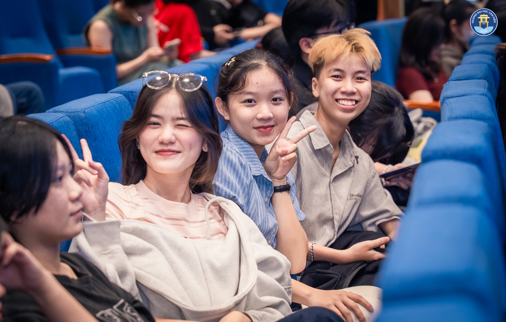 Văn hóa ứng xử học đường: Lan tỏa giá trị, đồng hành cùng tân sinh viên Văn Hiến