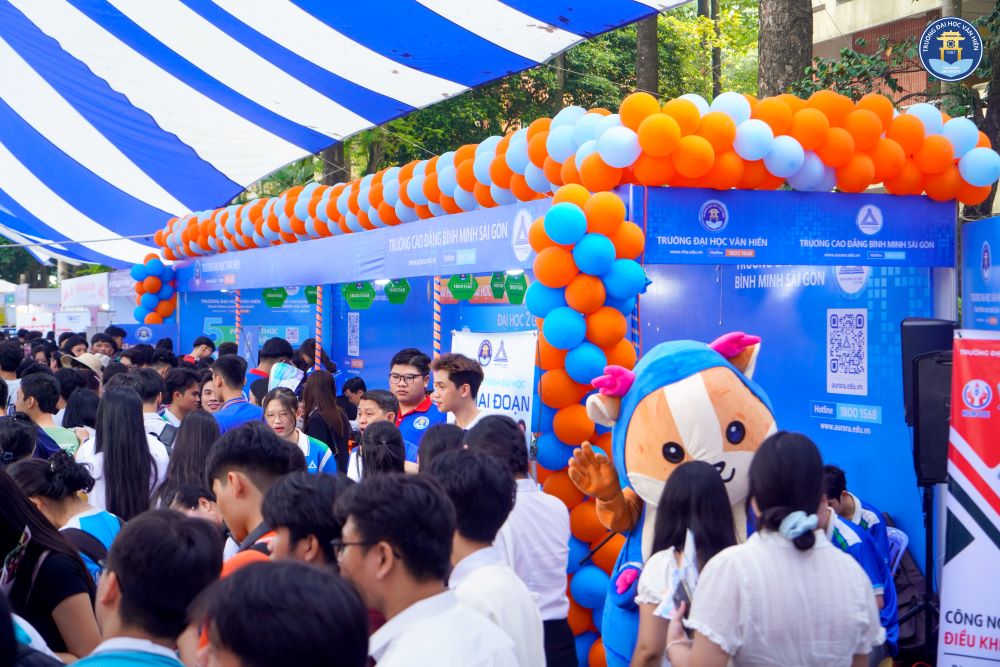 Trường Đại học Văn Hiến đồng hành cùng sĩ tử tại Ngày hội Tư vấn Tuyển sinh Hướng nghiệp – Open Day lần thứ 19