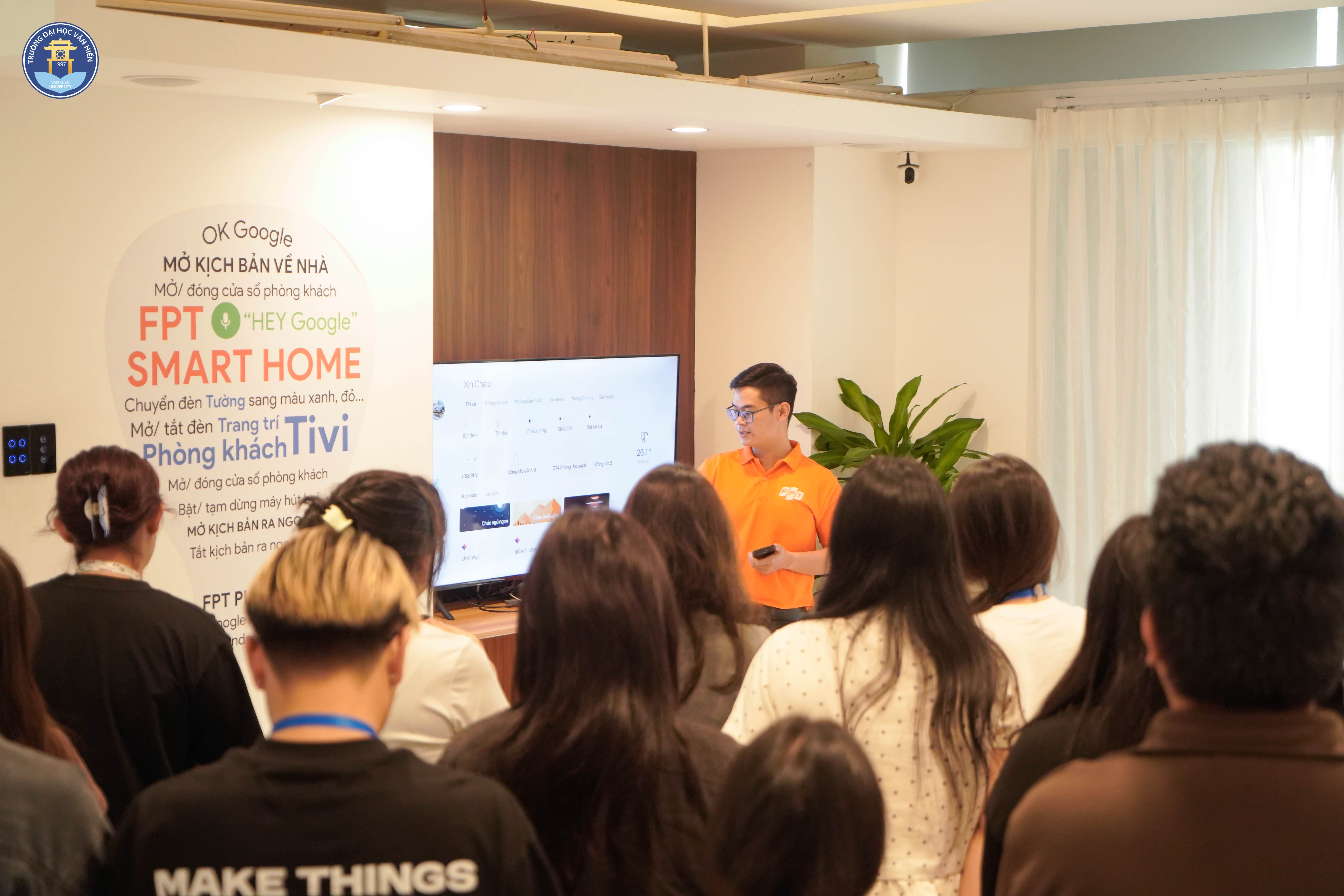 Sinh viên Khoa Khoa học Xã hội và Nhân văn trải nghiệm thực tế tại FPT Telecom: Kết nối giảng đường và doanh nghiệp công nghệ