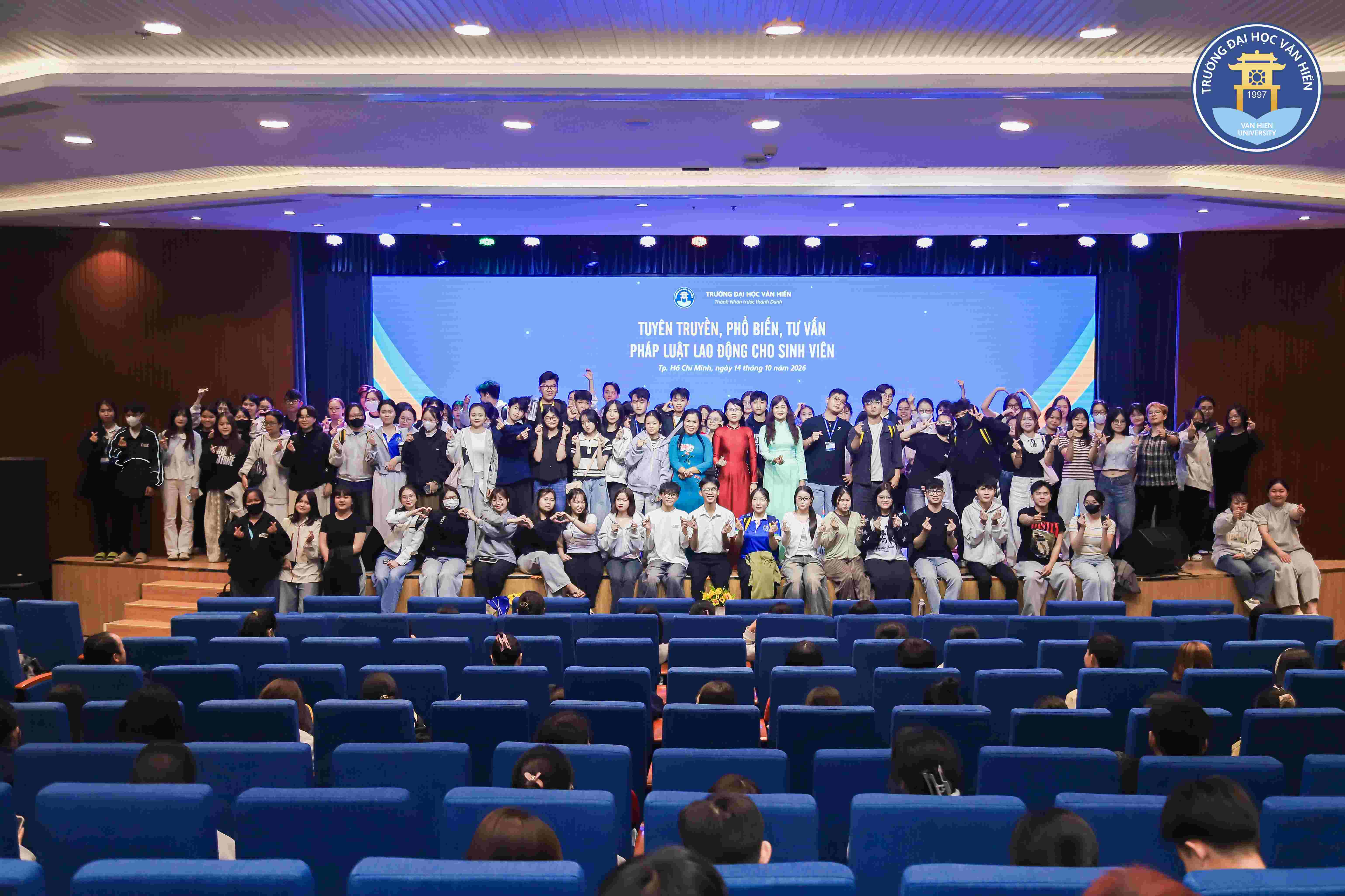 VHU nâng cao nhận thức pháp luật lao động, trang bị hành trang nghề nghiệp cho sinh viên 