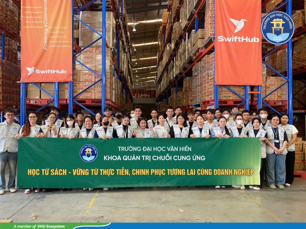 Từ giảng đường đến doanh nghiệp: Sinh viên ngành Logistics và Quản lý Chuỗi cung ứng VHU học thực tế tại Swifthub