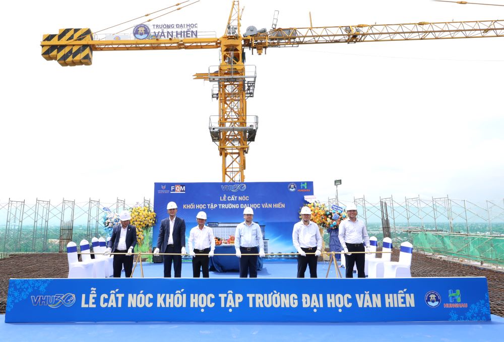 Trường Đại học Văn Hiến cất nóc khối đào tạo thực hành HEC2